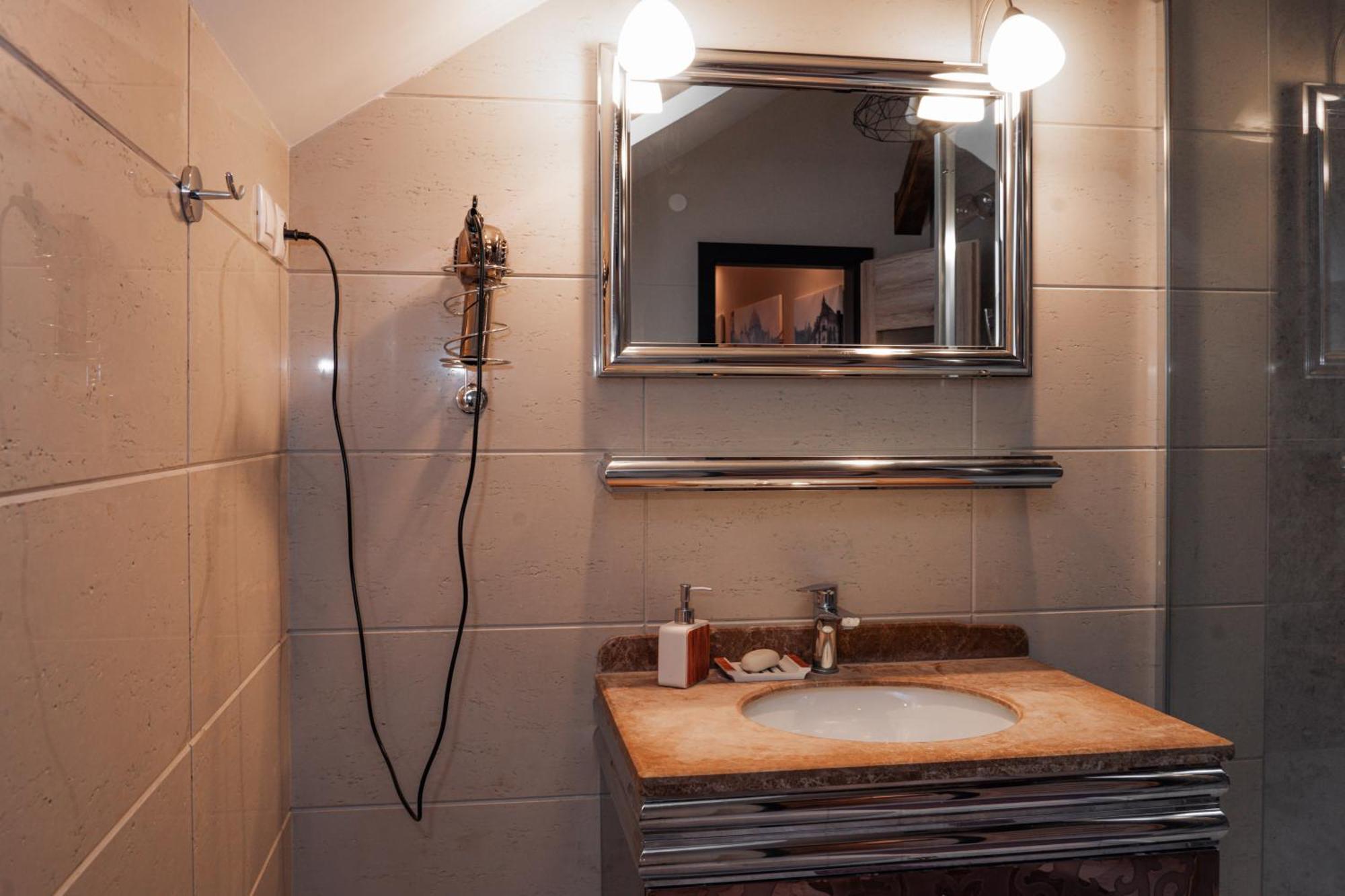 Apatman Fellini House Daire Trenčín Dış mekan fotoğraf